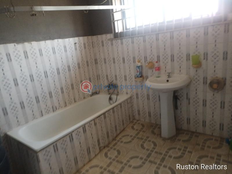 5 bedroom Bungalow For Sale Yawuri Area, Akobo Akobo Ibadan Oyo - 4