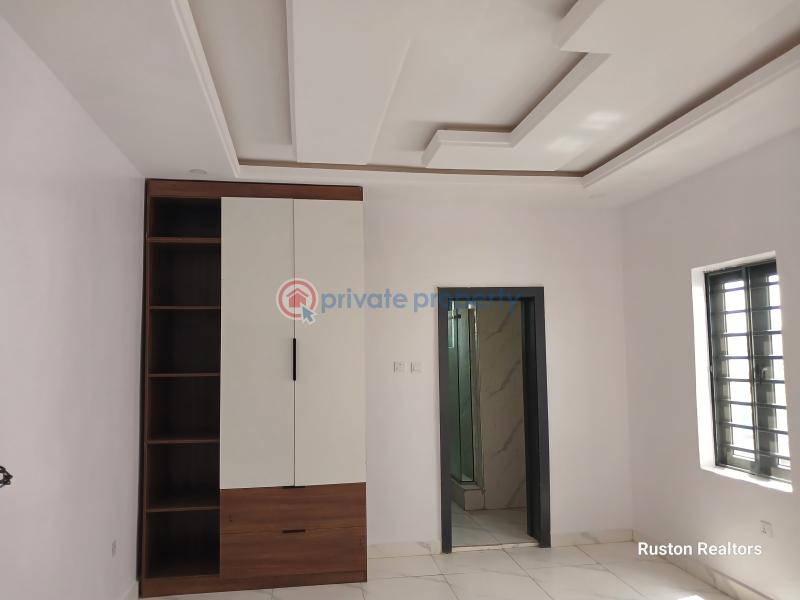 5 bedroom Detached Duplex For Sale Aerodrome, Gra Ibadan Oyo - 10
