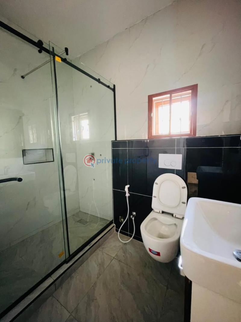 5 bedroom Detached Duplex For Sale Estate Ikeja GRA Lagos - 3