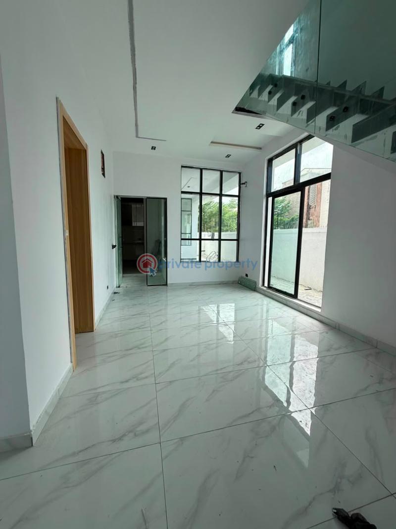 5 bedroom Detached Duplex For Sale Chevron Drive Lekki Lagos - 2
