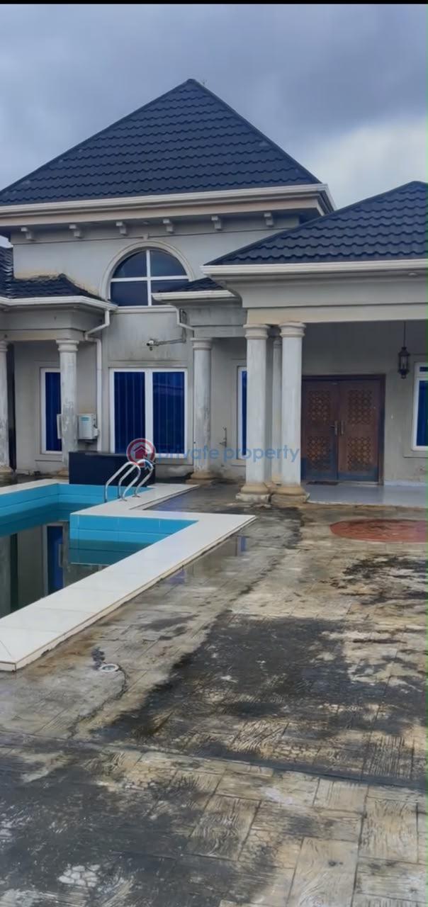5 bedroom Detached Bungalow For Sale Bucknor Estate Isolo Lagos - 1
