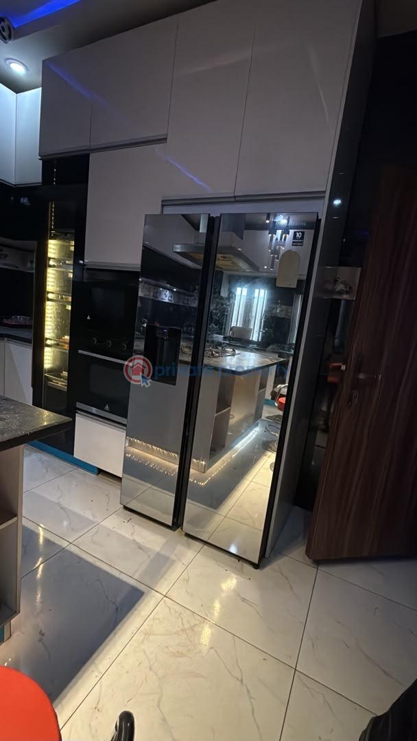 5 bedroom Detached Bungalow For Sale Bucknor Estate Isolo Lagos - 7