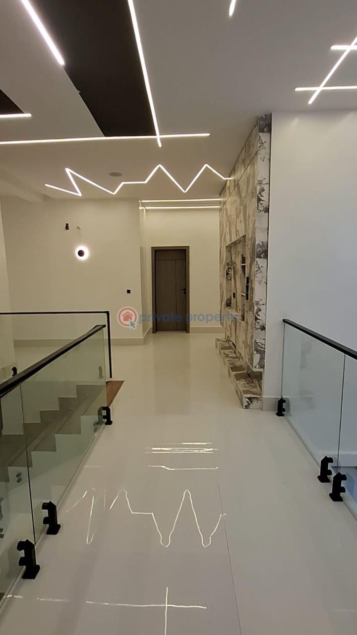 5 bedroom Detached Duplex For Sale Main Castle Eatate, Iya Oloye Street, Maryland Maryland Lagos - 3