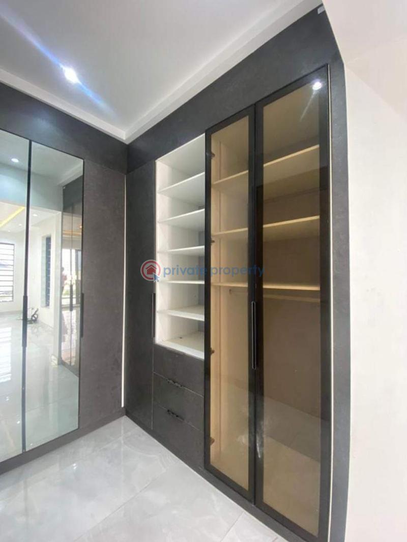 5 bedroom Detached Duplex For Sale Off Adebayo Doherty, To Lekki Phase 1, Lagos Lekki Phase 1 Lagos - 2