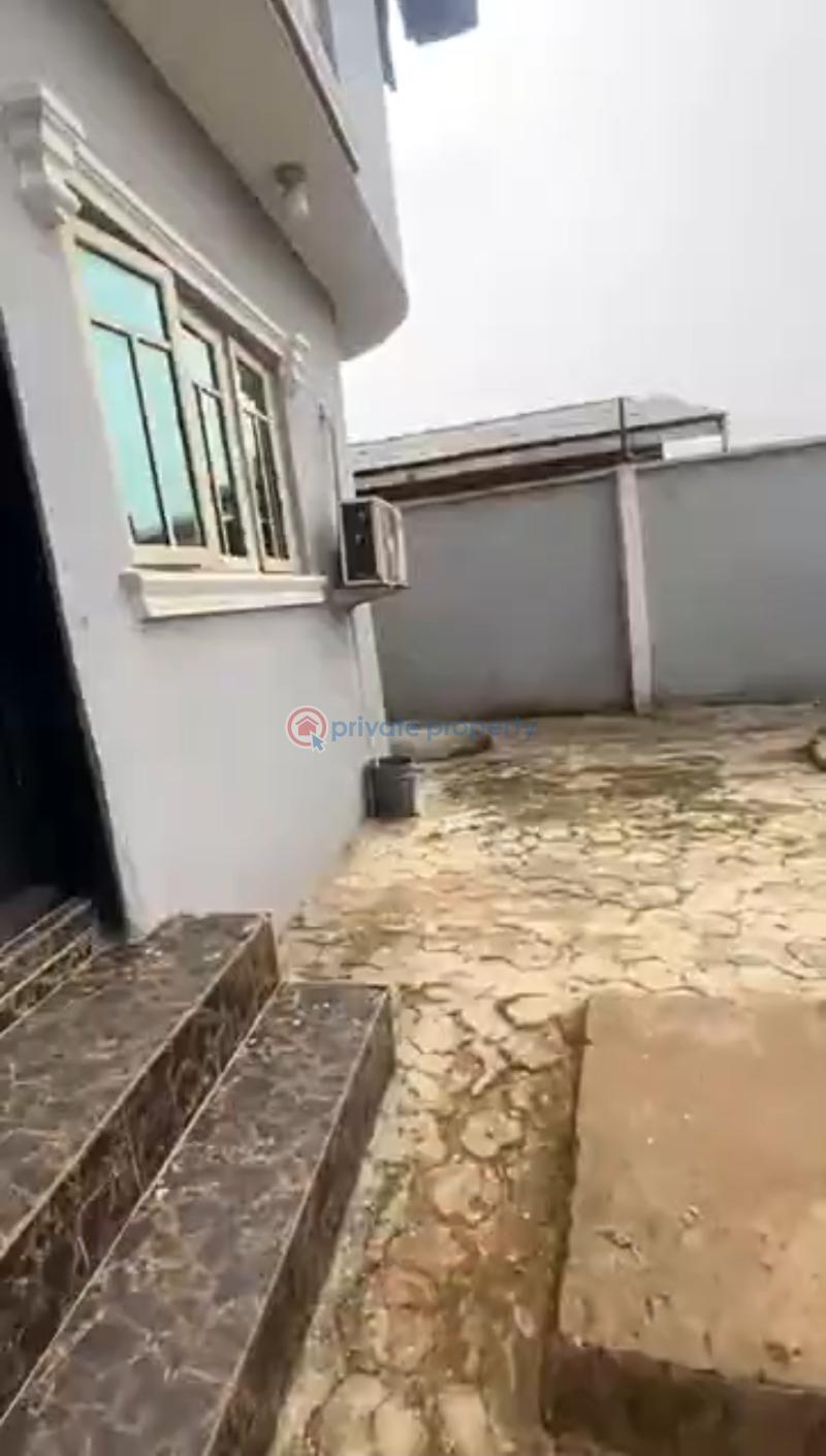 Block Of Flats For Sale Osasogie, Off Federal Road, Beside Ubth, Ugbowo, Benin City, Edo State. Benin Edo - 5