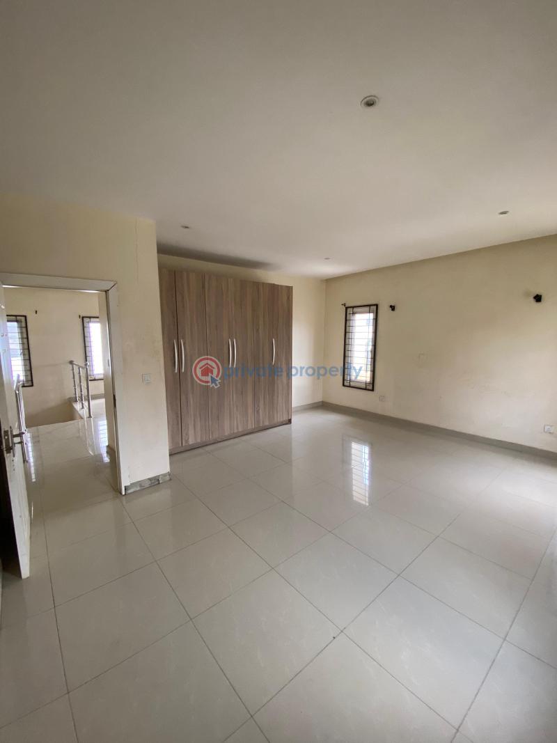 House For Rent In Kolapo Ishola Gra Akobo Estate. Ibadan Oyo - 4