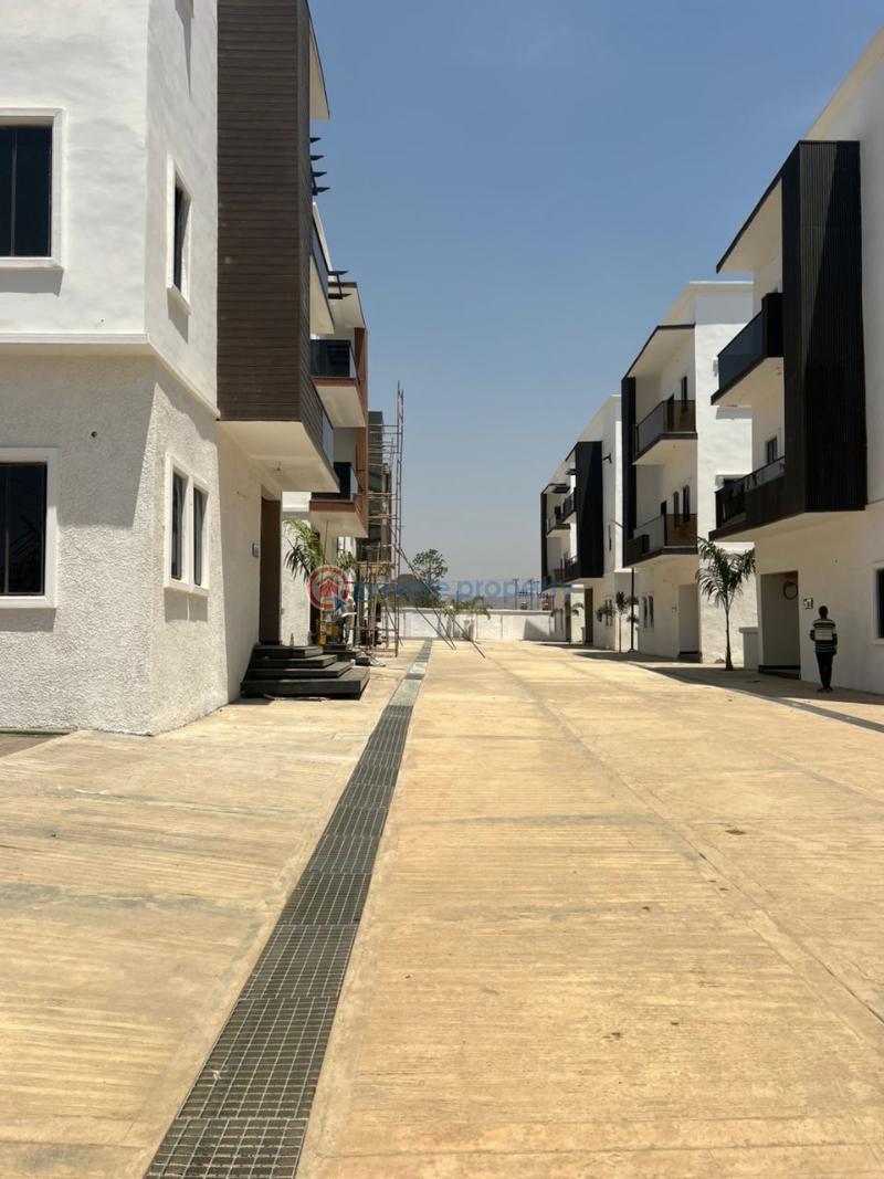 5 bedroom Terraced Duplex For Sale Jahi Abuja Phase 2  - 1