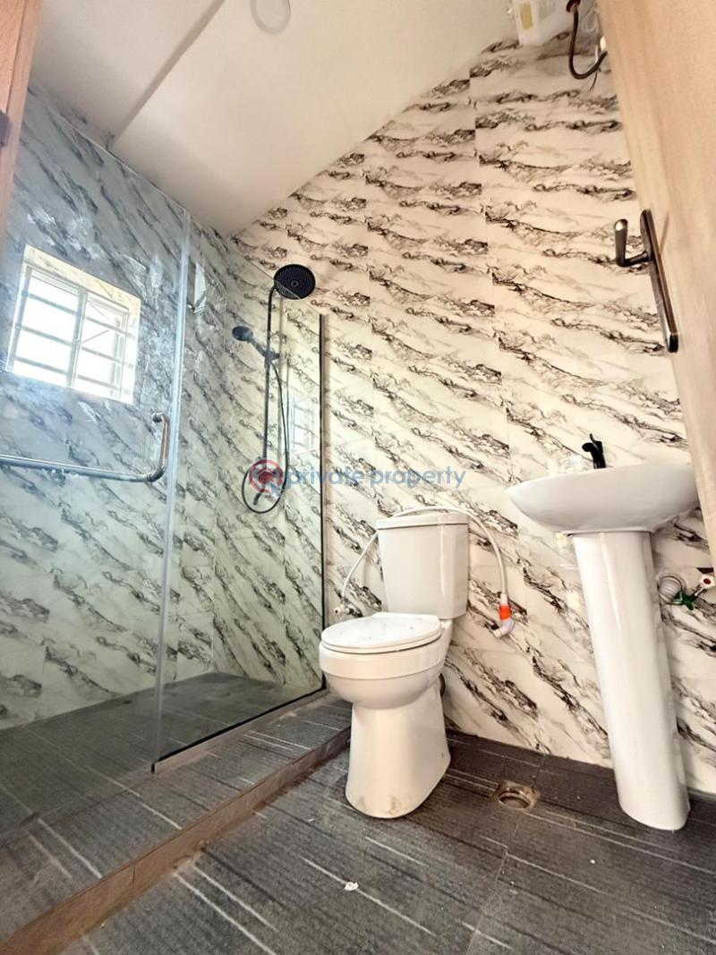 5 bedroom Duplex For Sale Airforce Estate, Bashorun Housing Estate Akobo Ibadan Oyo - 14