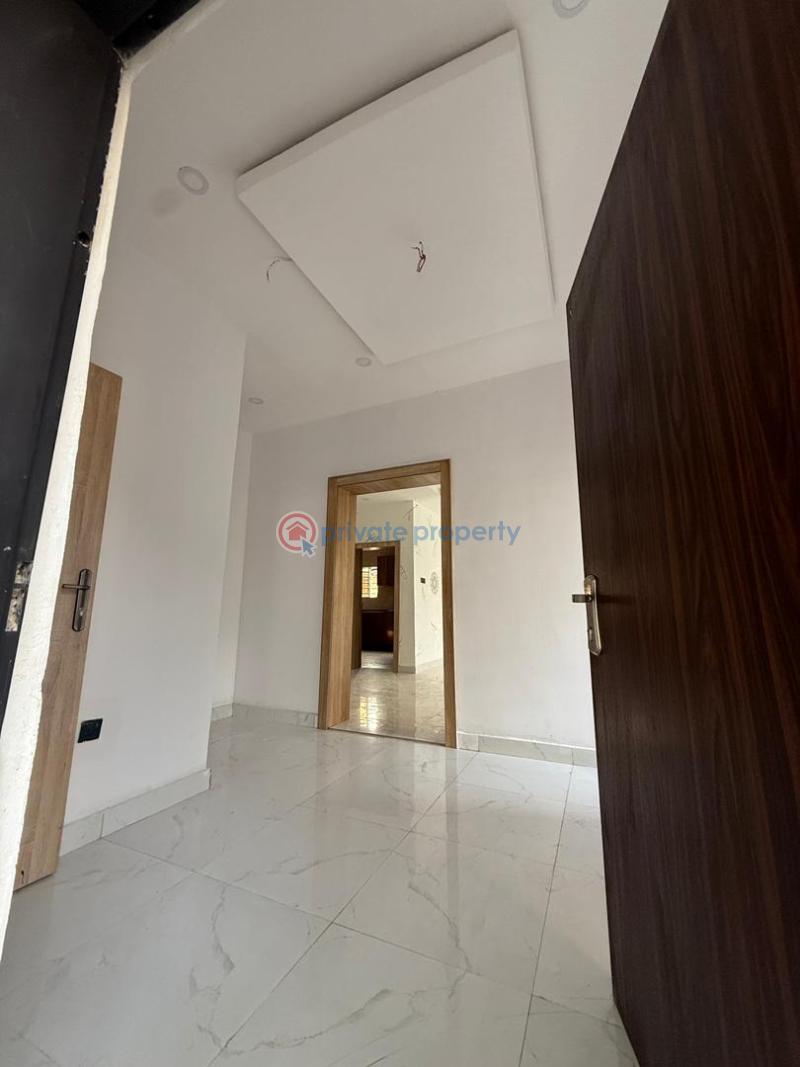 5 bedroom Duplex For Sale Airforce Estate, Bashorun Housing Estate Akobo Ibadan Oyo - 1
