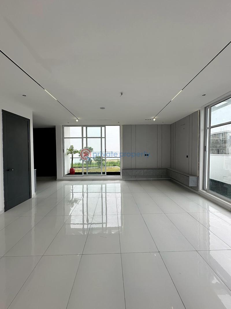 5 bedroom House For Sale Osapa Lekki Lagos - 5