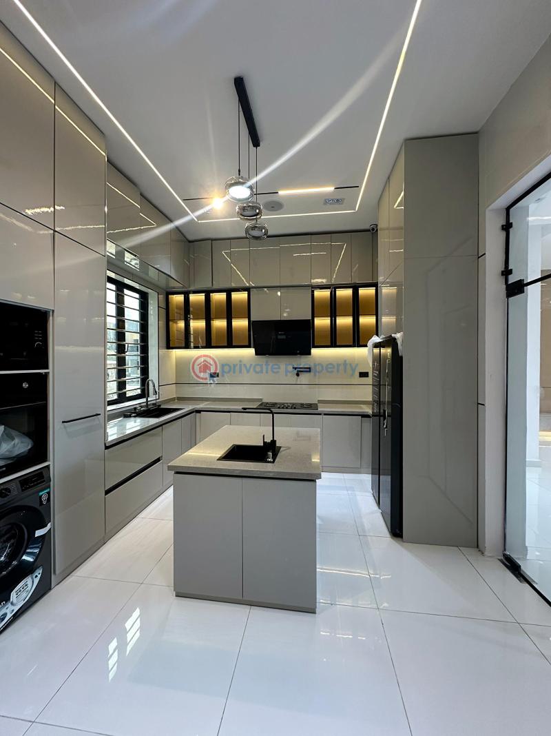5 bedroom House For Sale Chevron Drive Lekki Lagos - 2