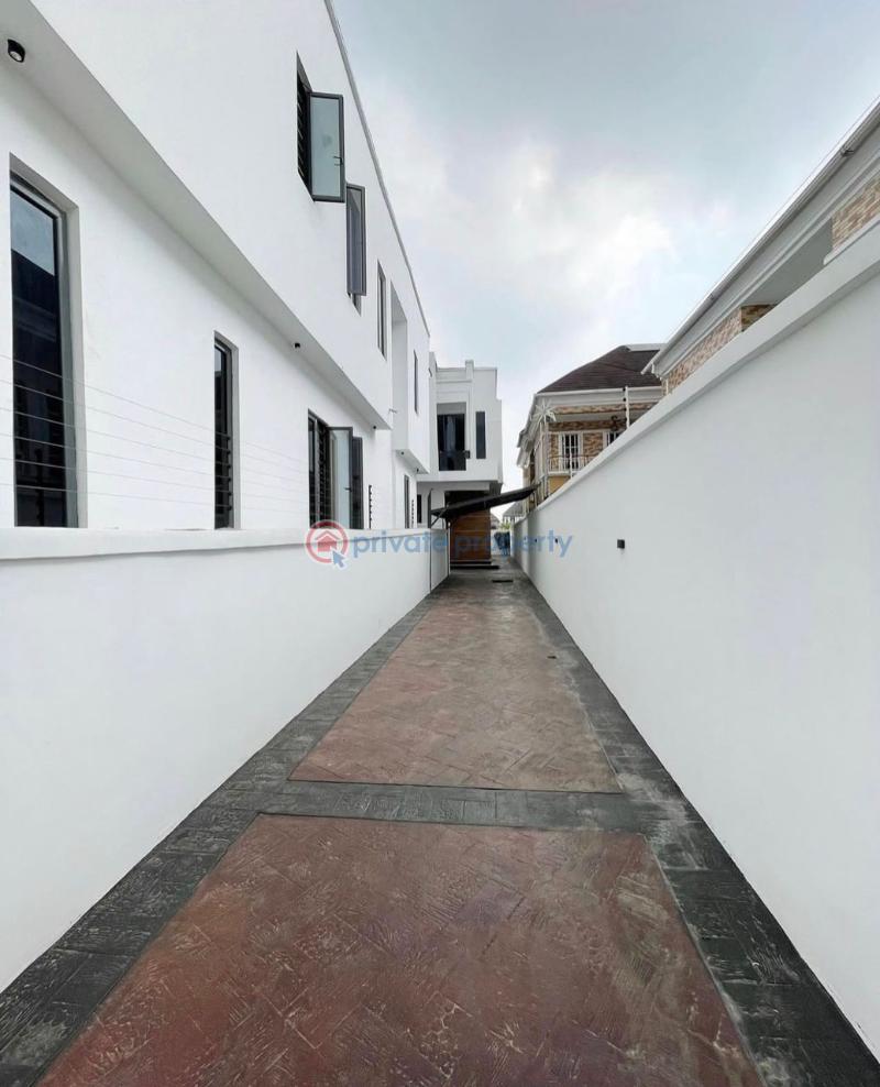 5 bedroom Detached Duplex For Sale Chevron Lekki Lagos - 1