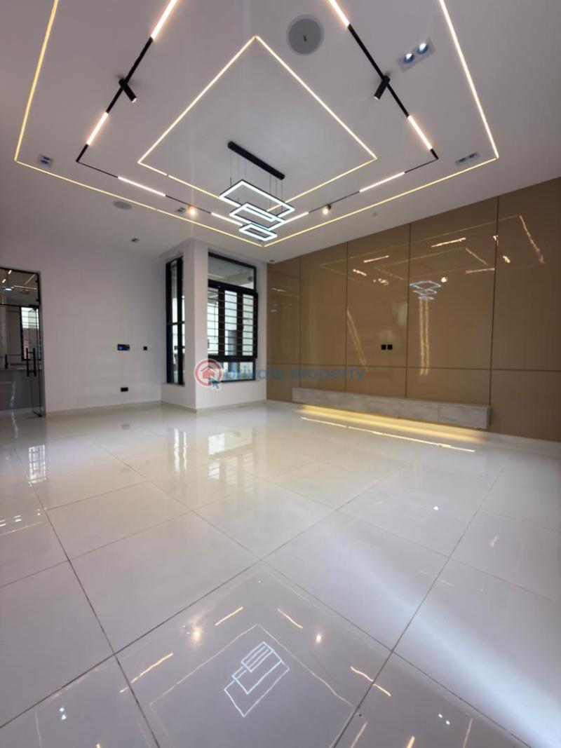 5 bedroom Detached Duplex For Sale Chevron Drive Lekki Lagos - 2