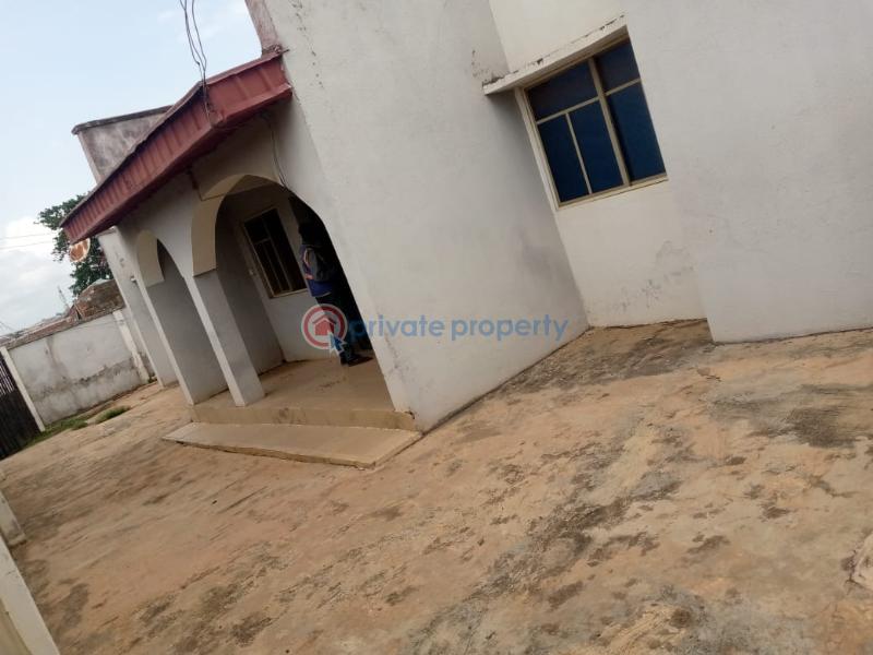 5 bedroom Detached Bungalow For Sale Oloruntumo Apata Apata Ibadan Oyo - 0
