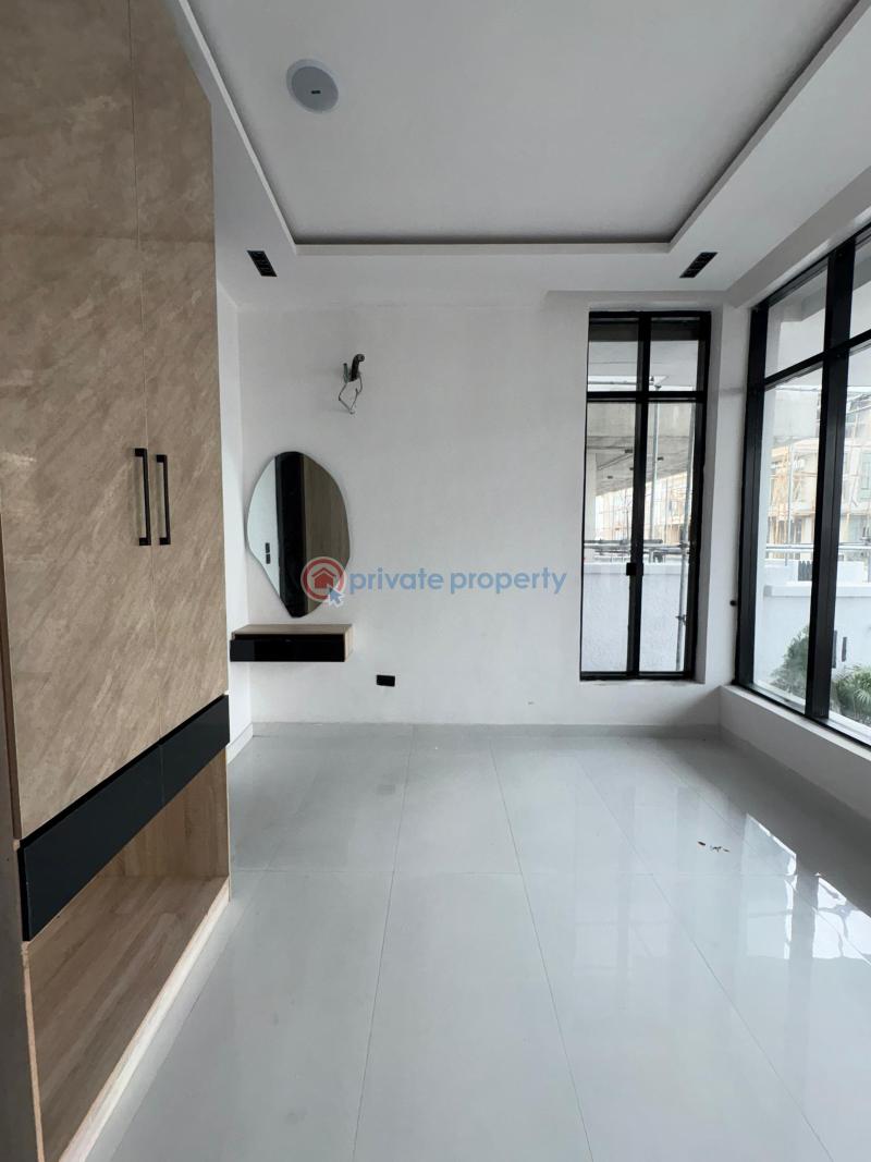 6 bedroom House For Sale Chevron Drive Lekki Lagos - 3