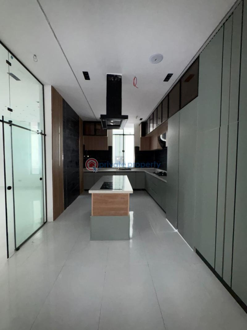 6 bedroom House For Sale Chevron Drive Lekki Lagos - 1