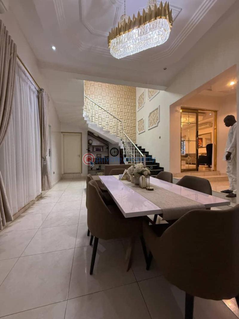6 bedroom Detached Duplex For Sale Aerodrome Gra, Samonda Ibadan Oyo - 8
