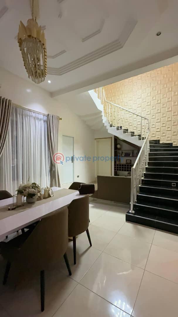 6 bedroom Detached Duplex For Sale Aerodrome Gra, Samonda Ibadan Oyo - 0