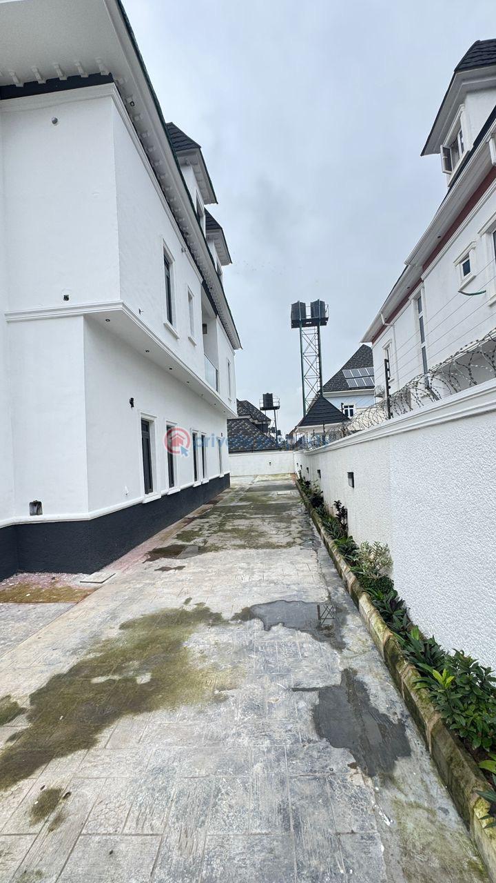 6 bedroom House For Sale Karsana Abuja Phase 3  - 10