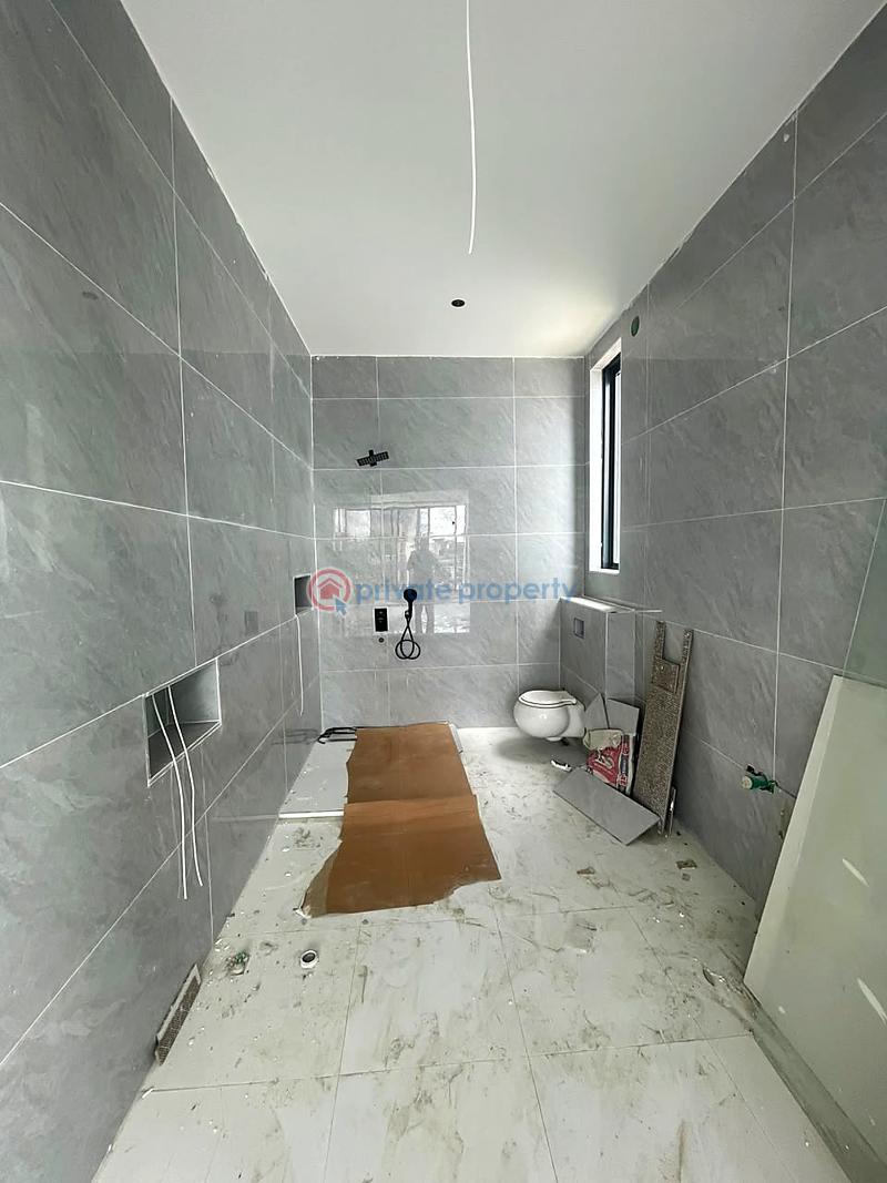 6 bedroom House For Sale Lekki Lagos - 4
