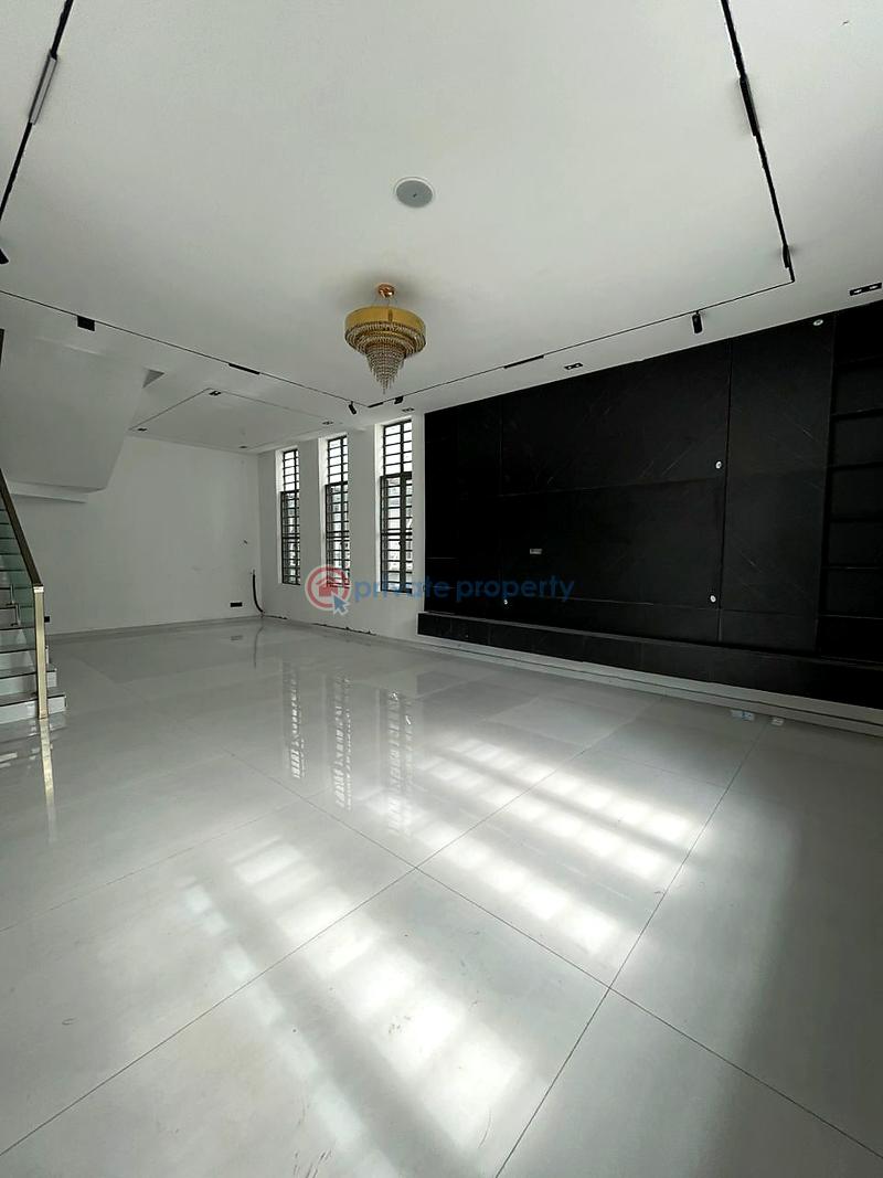 6 bedroom House For Sale Lekki Lagos - 1