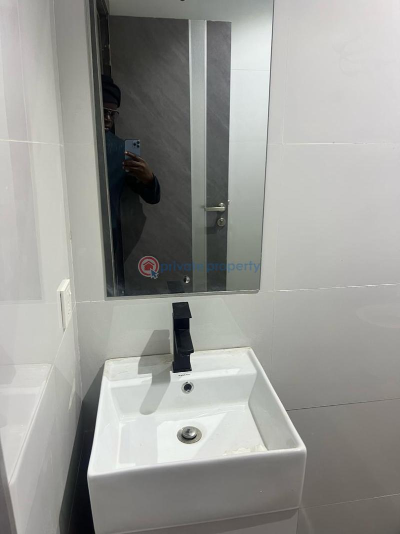 6 bedroom detached home with all en-suite bedrooms, cinema, roof terrace & bq - 34 6 bedroom Detached Duplex For Sale Magodo Phase 2 Magodo GRA Phase 1 Ojodu Lagos - 34
