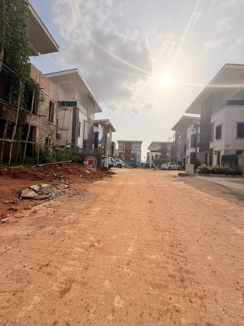 6 bedroom Detached Duplex For Sale Wuye Abuja Phase 2  - 3