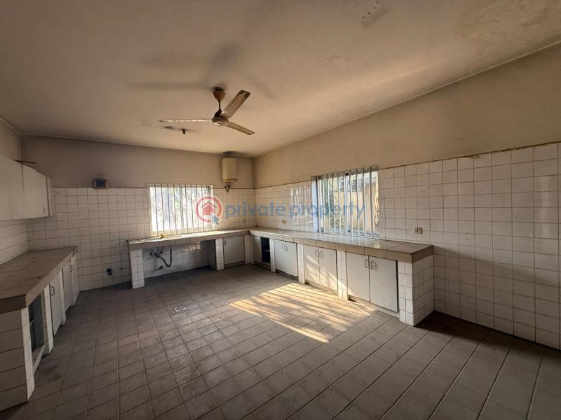 6 bedroom House For Rent Jabi Abuja Phase 2  - 4