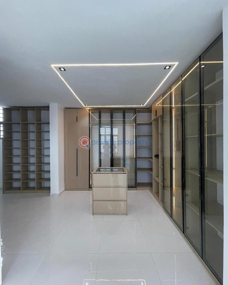6 bedroom House For Sale Chevron Lekki Lagos - 13
