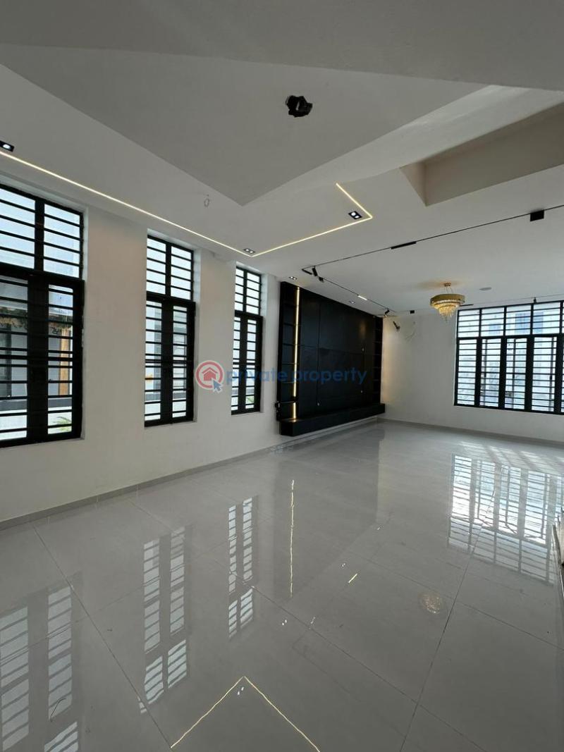 6 bedroom Detached Duplex For Sale Chevron Lekki Lagos - 1