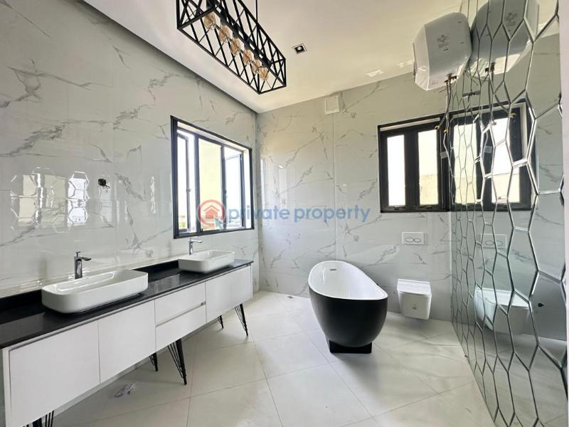 6 bedroom Detached Duplex For Sale Osapa London Lekki Lagos - 2