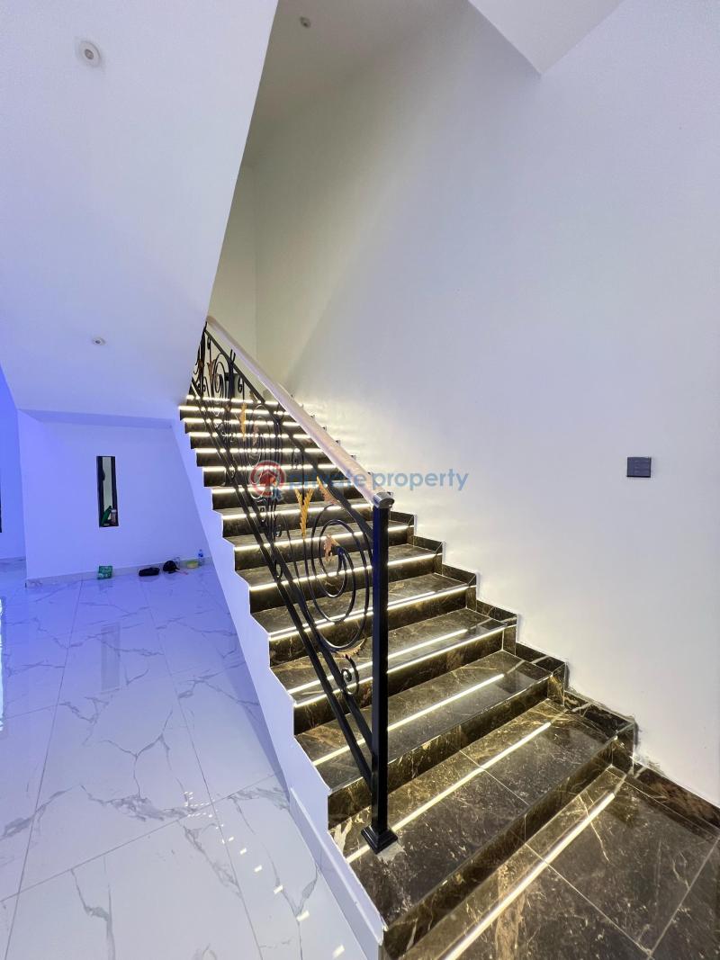 6 bedroom Detached Duplex For Sale Osapa London Lekki Lagos - 5
