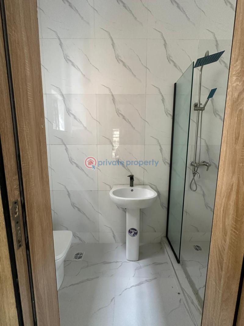 6 bedroom House For Sale Lekki Lagos - 13