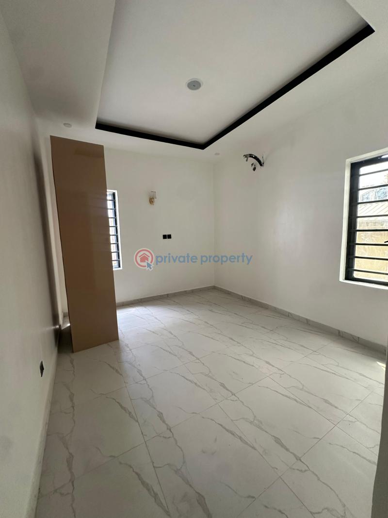 6 bedroom House For Sale Lekki Lagos - 1