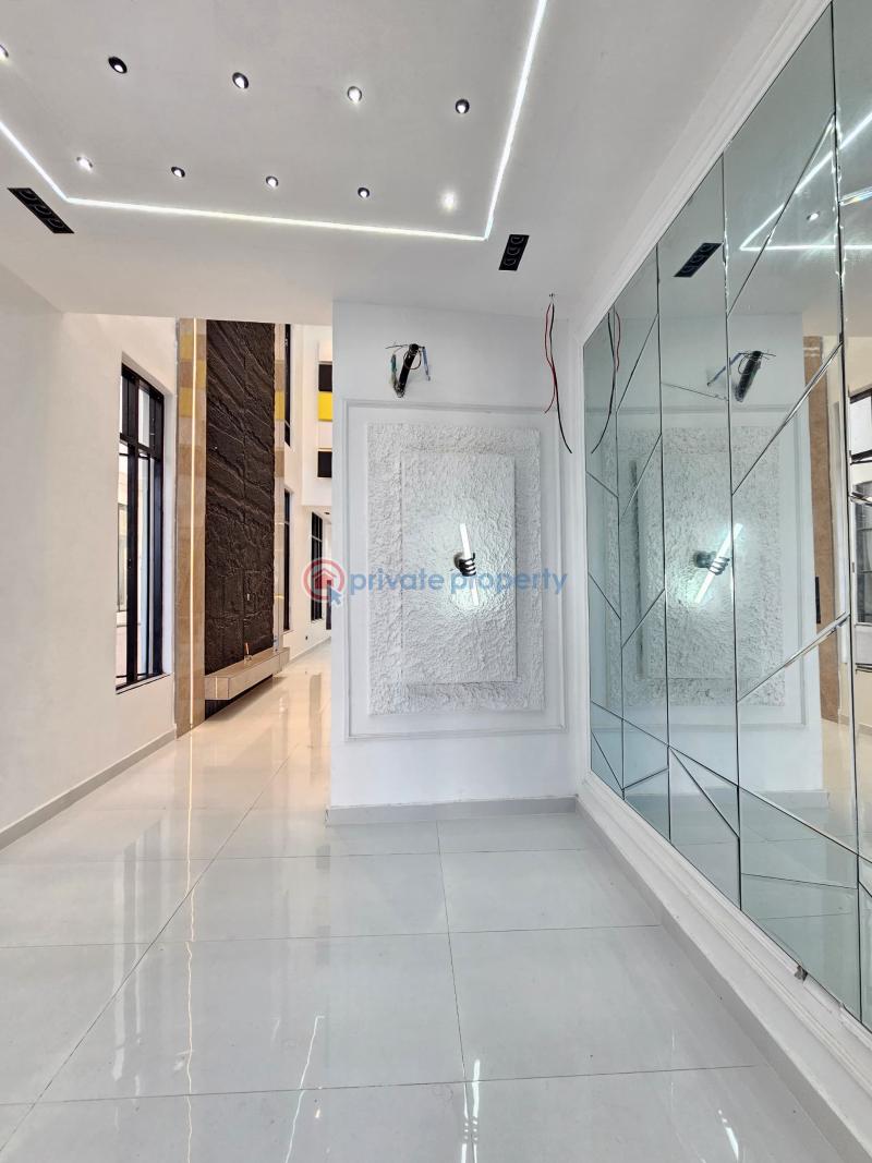 6 bedroom House For Sale Chevron Lekki Lagos - 3
