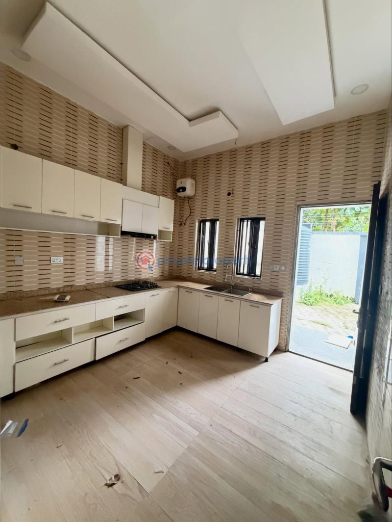 6 bedroom Semi detached Duplex For Rent Guzape Main Guzape Abuja Phase 1  - 3