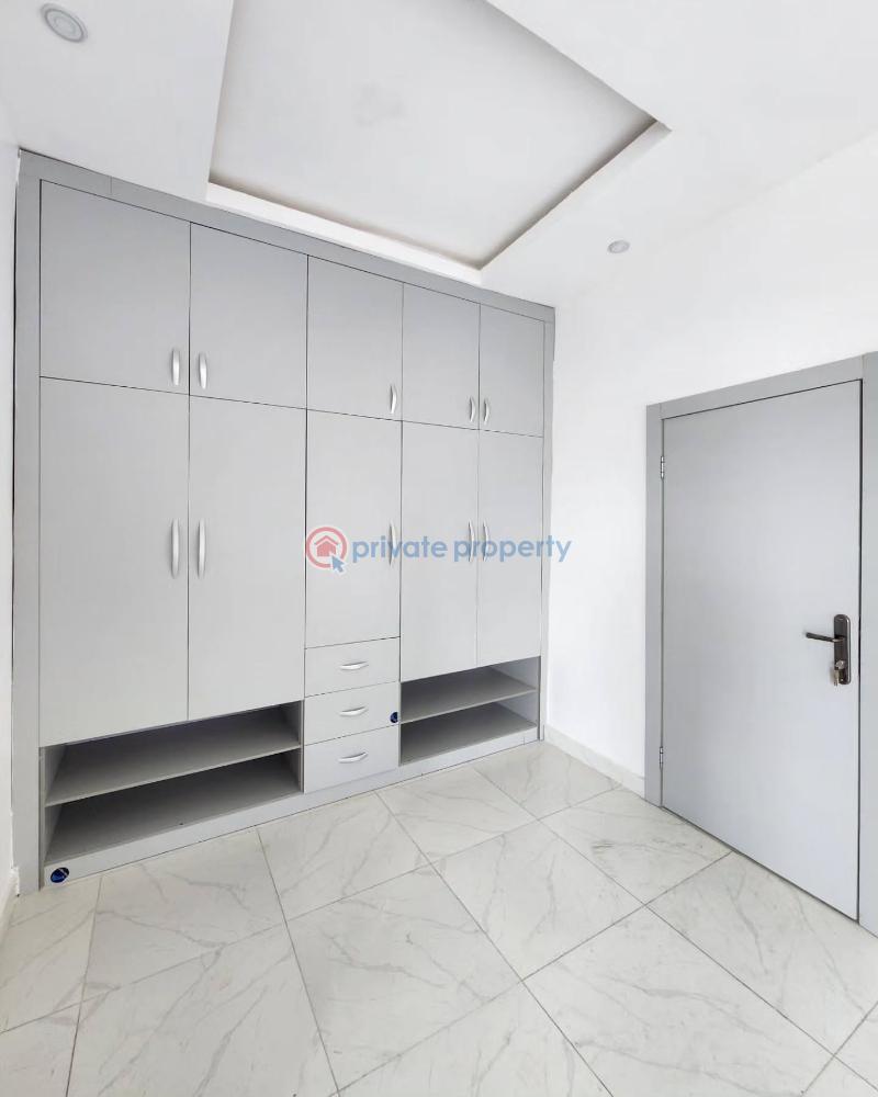 6 bedroom Terraced Duplex For Sale Ocean Bay Estate Lafiaji Lekki Lagos - 7
