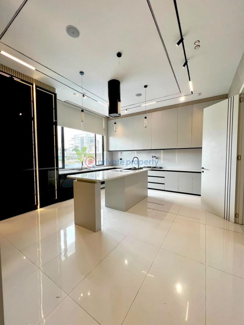 6 bedroom Duplex For Sale Pinnock Beach Estate Osapa Lekki Lagos - 11