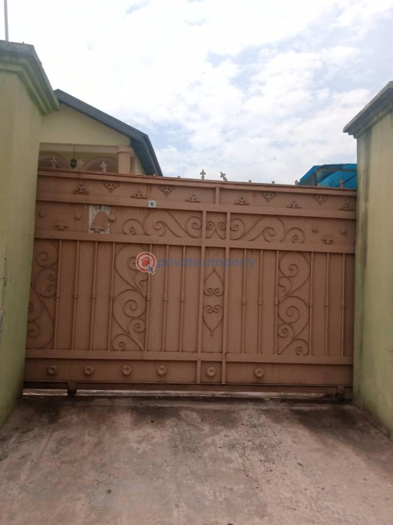 6 bedroom Detached Duplex For Sale Opposite Mayfair Gardens,olaitan Abikoye Street. Awoyaya Ajah Lagos - 3