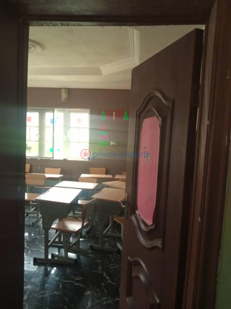6 bedroom Detached Duplex For Sale Opposite Mayfair Gardens,olaitan Abikoye Street. Awoyaya Ajah Lagos - 16