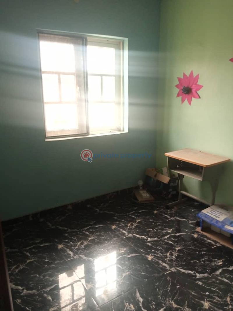 6 bedroom Detached Duplex For Sale Opposite Mayfair Gardens,olaitan Abikoye Street. Awoyaya Ajah Lagos - 9
