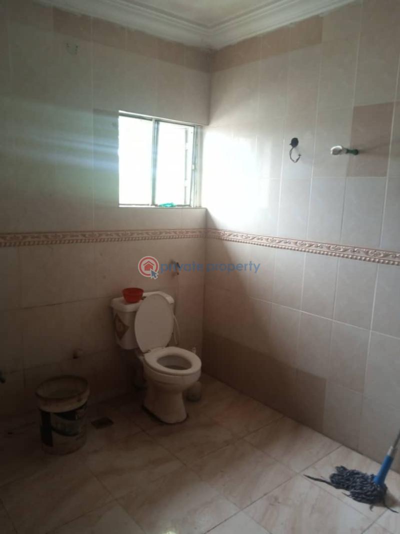 6 bedroom Detached Duplex For Sale Opposite Mayfair Gardens,olaitan Abikoye Street. Awoyaya Ajah Lagos - 4
