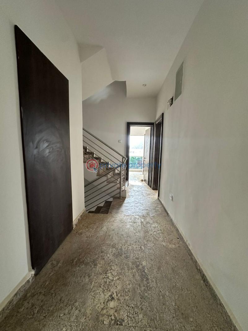 7 bedroom Terraced Duplex For Sale Dakibiyu Abuja Phase 2  - 5