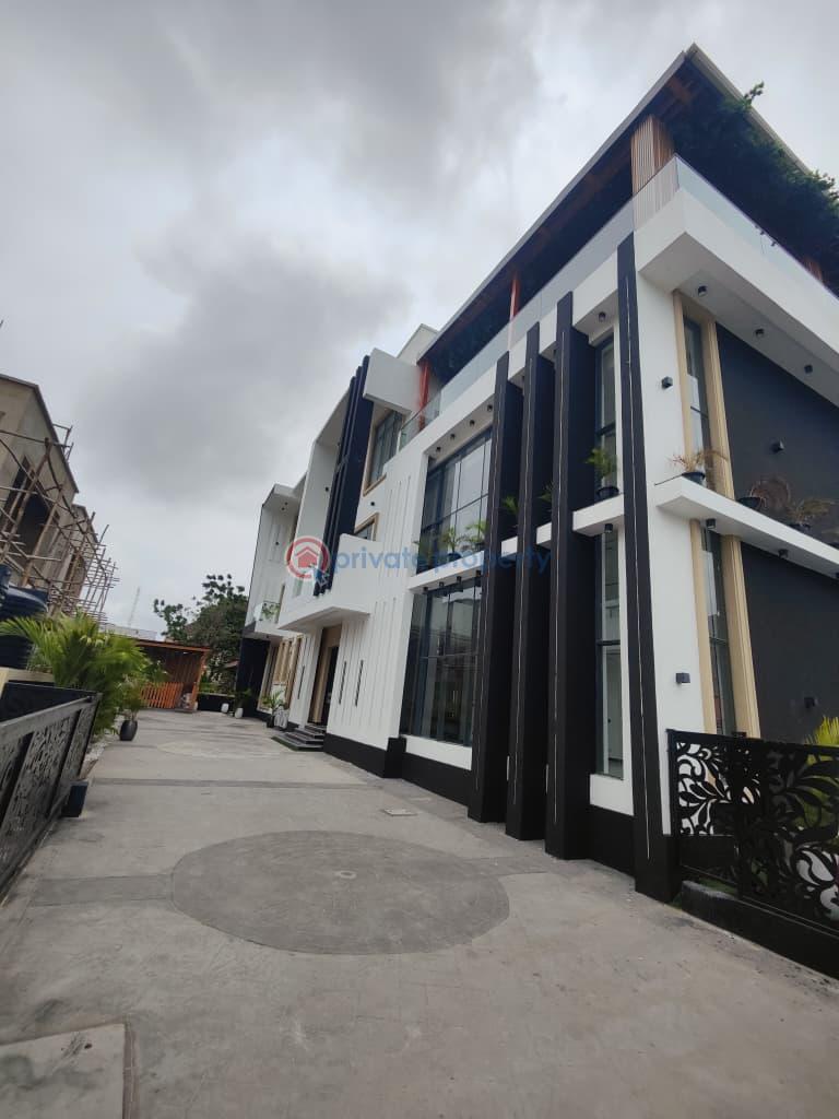 6 bedroom House For Sale Lekki Lagos - 1