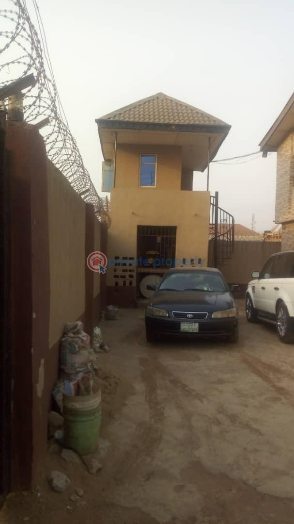 6 bedroom Townhouse For Sale Jakande Estate Ijegun Isolo Lagos - 4