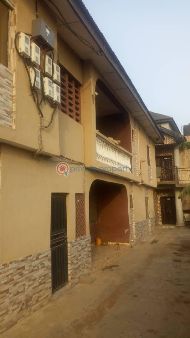 6 bedroom Townhouse For Sale Jakande Estate Ijegun Isolo Lagos - 5