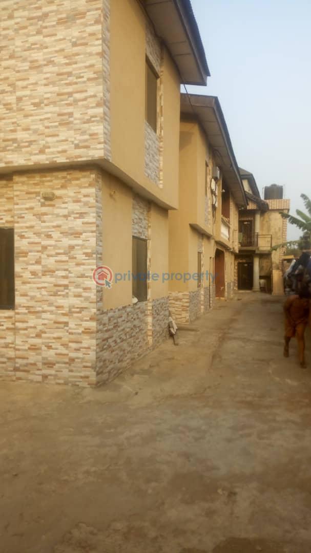 6 bedroom Townhouse For Sale Jakande Estate Ijegun Isolo Lagos - 2