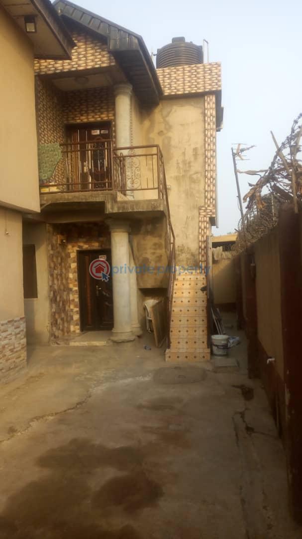 6 bedroom Townhouse For Sale Jakande Estate Ijegun Isolo Lagos - 3