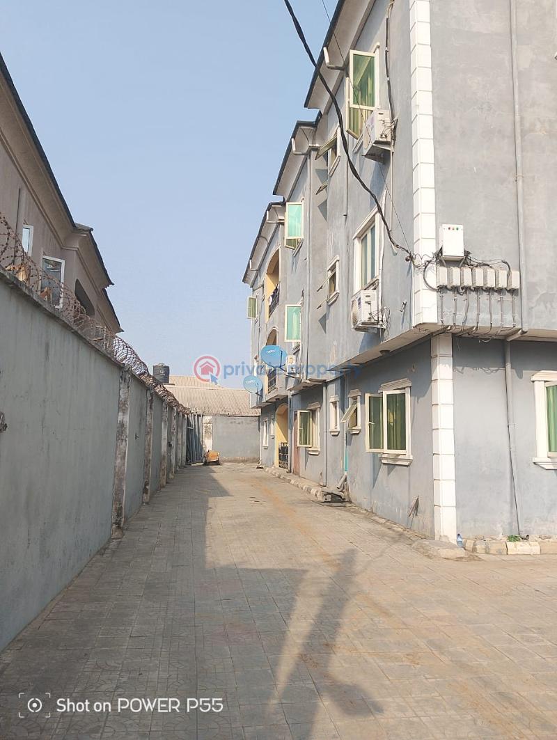 2 bedroom Block Of Flats For Sale Berger Ojodu Lagos - 7