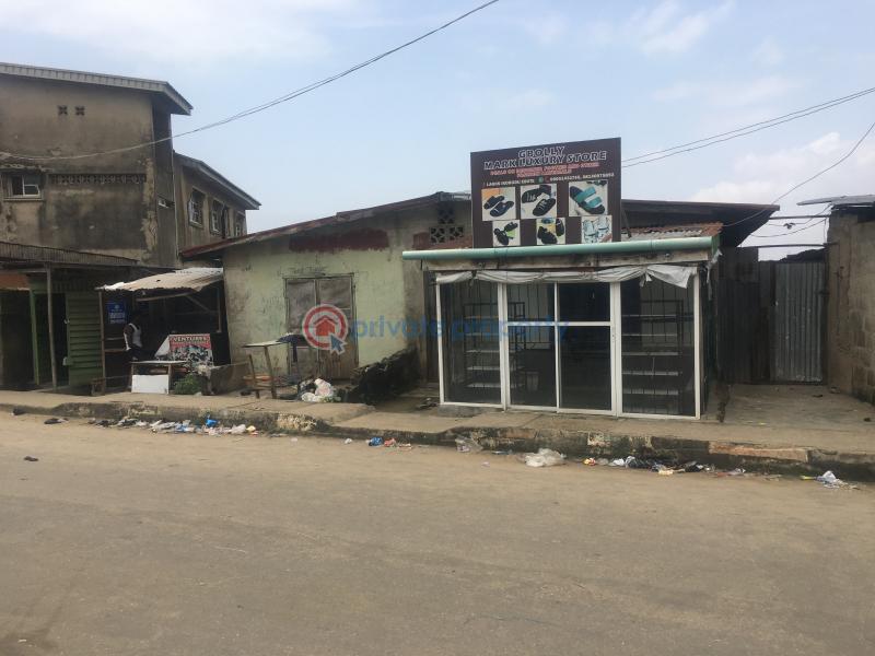 6 bedroom Detached Bungalow For Sale Off Olayinka Jumbo Ebute Ikorodu Lagos - 2